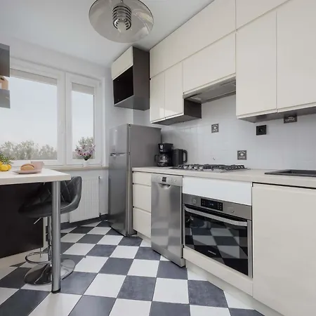 Comfortable With Air Conditioning And Balcony In The Capital By Renters Apartamento